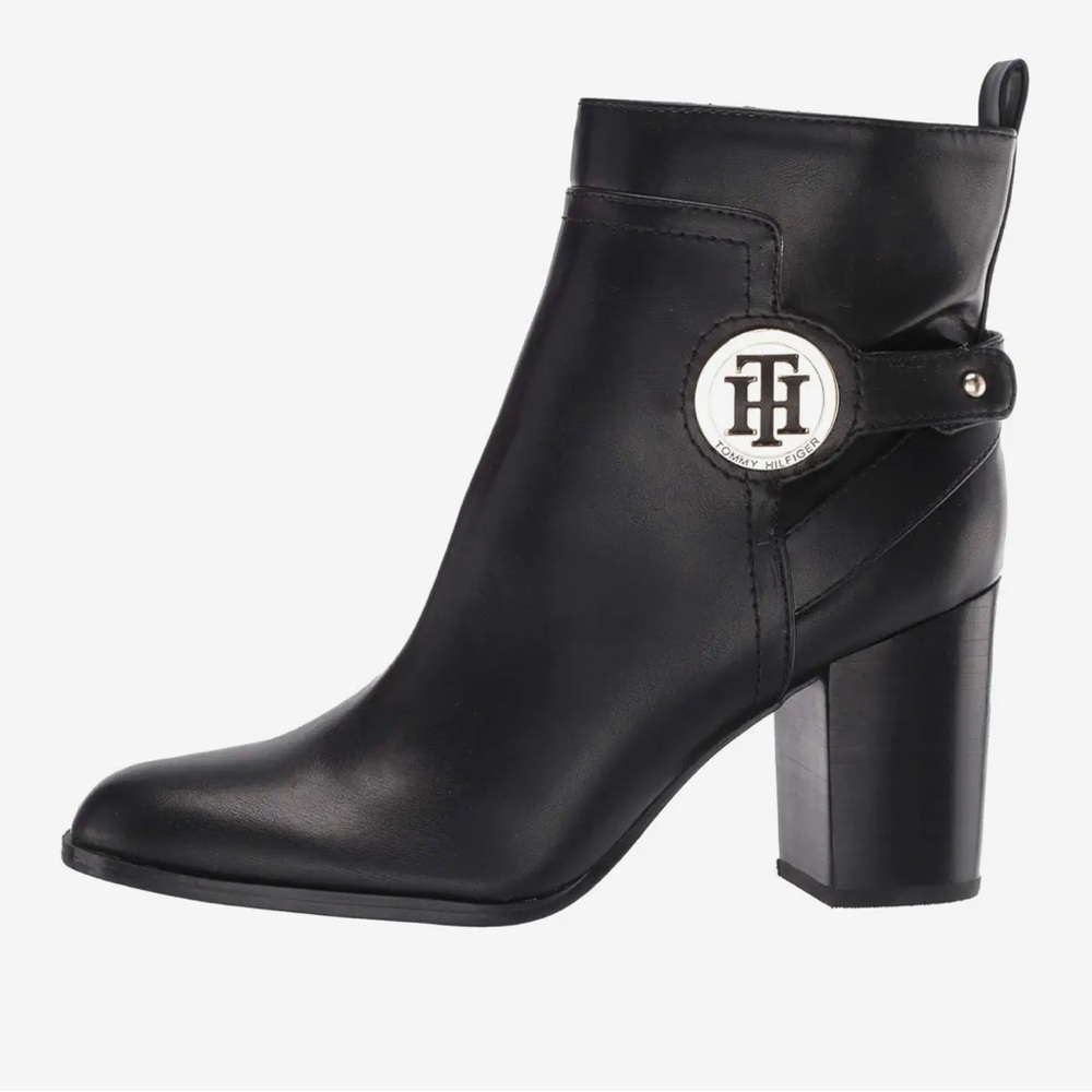 Tommy Hilfiger Black Leather Ankle Booties NWOT